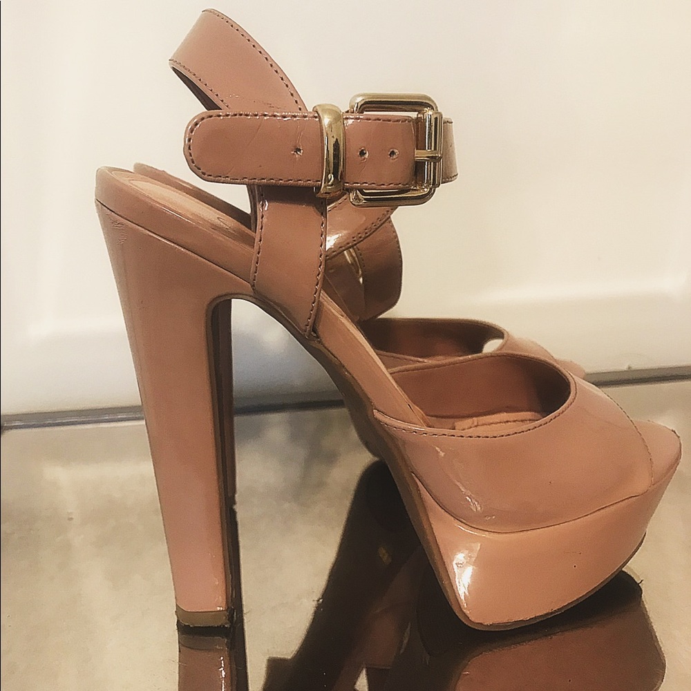 Jessica Simpson heels